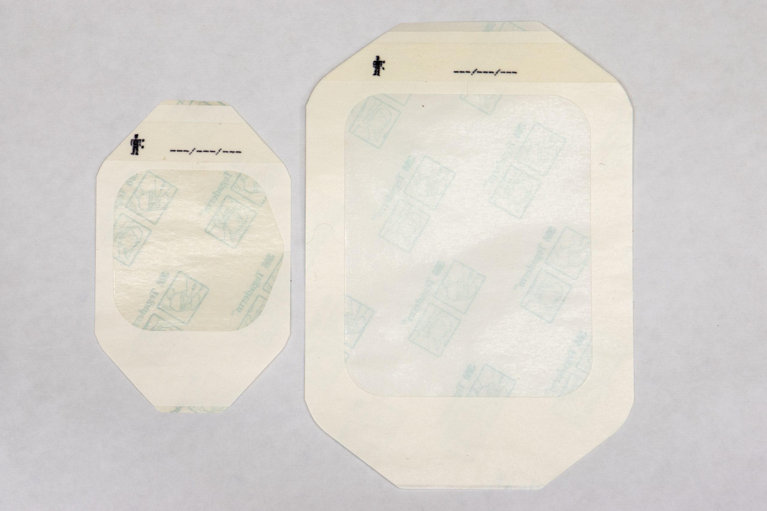 Photo showing hydrocolloid and packaging